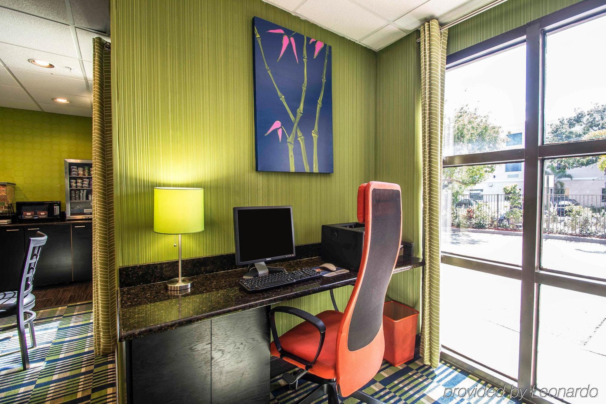 Comfort & - West Palm South Hotel